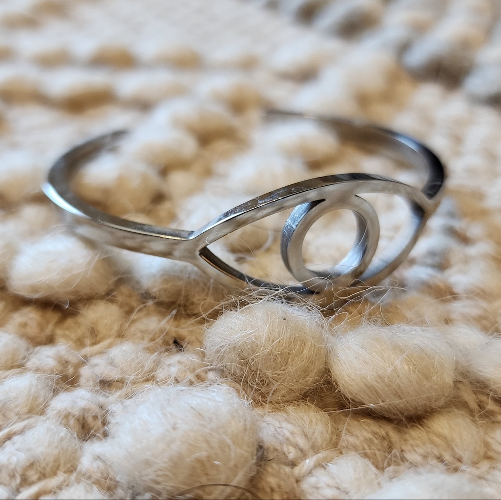 Silver tone Eye Bracelet